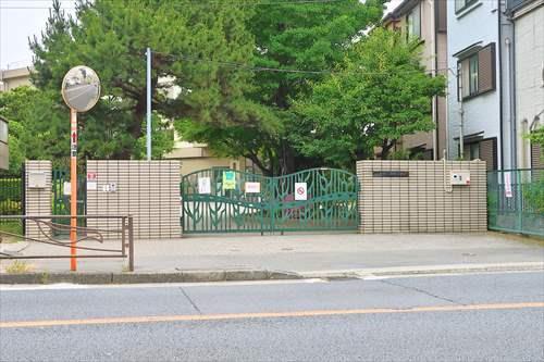 川崎市立中原小学校まで640m
