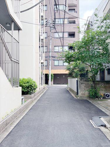 現地前道路