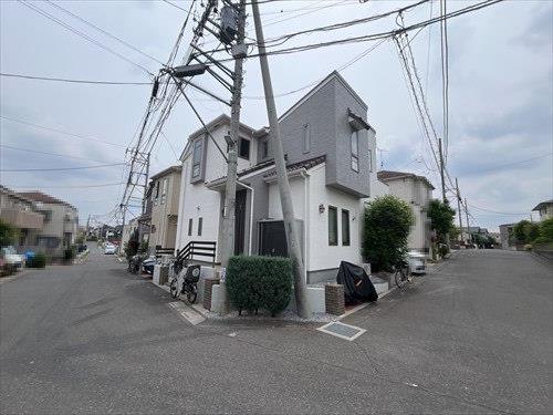 外観および前面道路