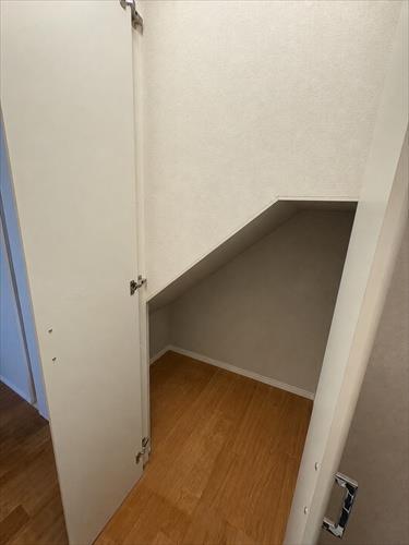 収納（階段下）