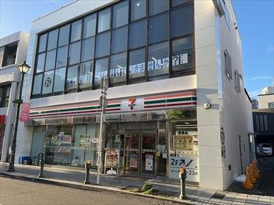 セブンイレブン横浜大倉山駅前店まで40ｍ