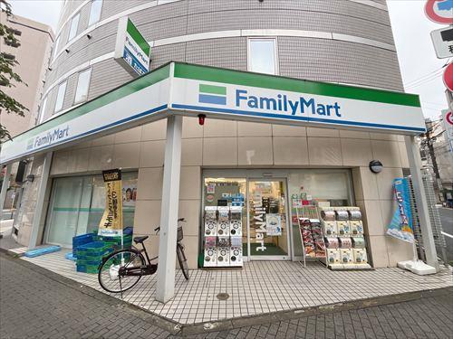 ファミリーマート大塚駅北口店 110ｍ