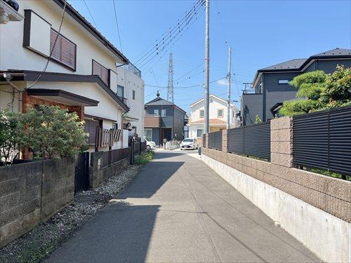 前面道路(物件:左手) 前面道路(物件:左手)