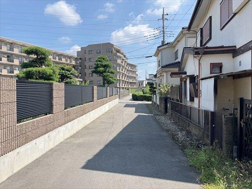 前面道路(物件:右手) 前面道路(物件:右手)