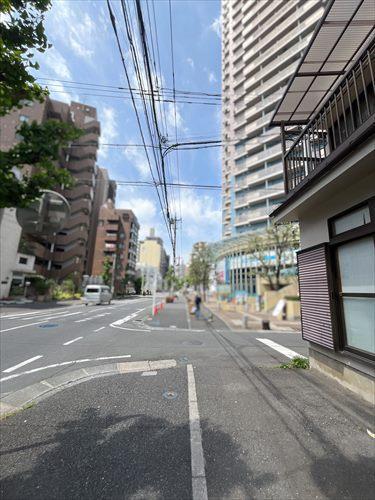 前面道路（南側）‐2026年4月撮影