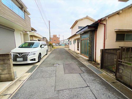 北側【現地前面道路2025年3月撮影