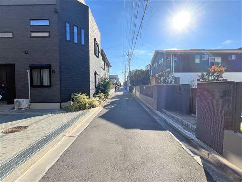 西側公道‐2025年11月撮影1