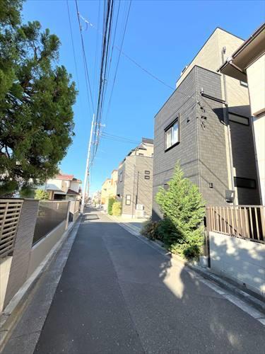 西側公道‐2025年11月撮影2