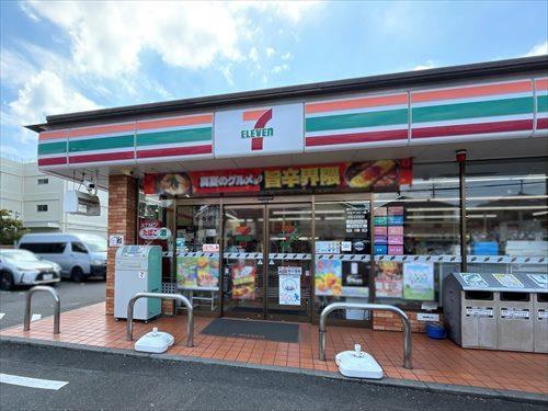 セブンイレブン浦和元町2丁目まで440m