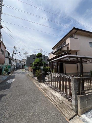 南東側前面道路