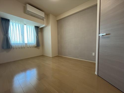 洋室（約6.3帖）