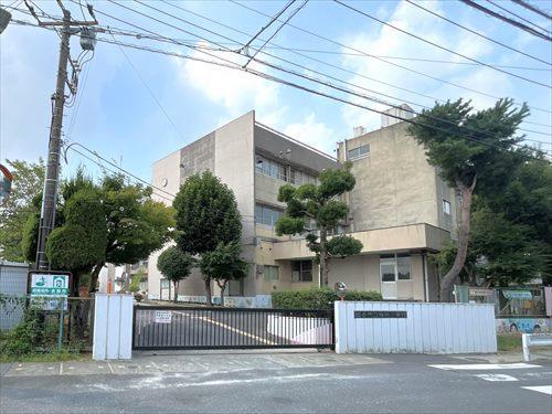 越谷市立桜井小学校まで700m