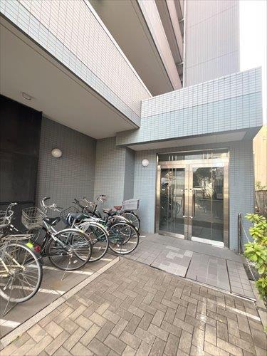 アプローチ＆駐輪場‐2026年2月撮影