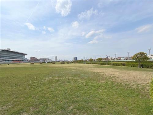 浦和記念公園(浦和競馬場内)まで610m