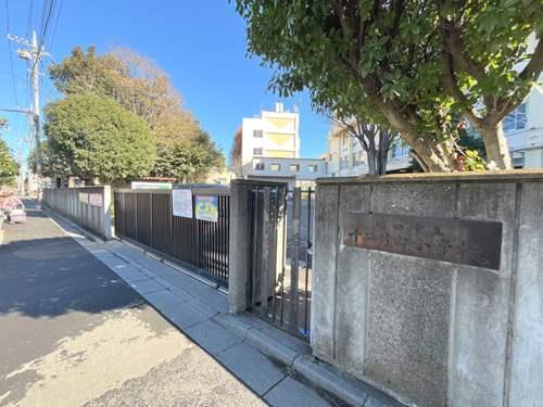 川口市立十二月田小学校‐820m