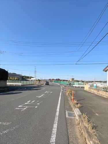 南西側前面道路(2025年11月撮影)
