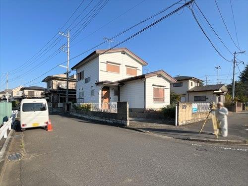 北西側前面道路(2025年11月撮影)