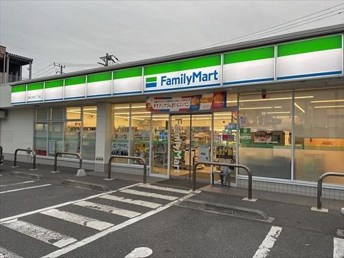 ファミリーマートまで800ｍ