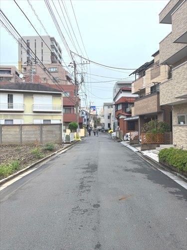 前面道路（2025年10月撮影）