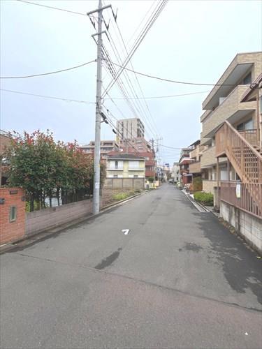 前面道路（2025年10月撮影）