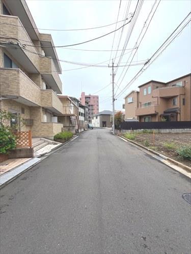 前面道路（2025年10月撮影）