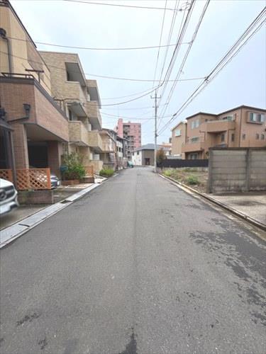 前面道路（2025年10月撮影）