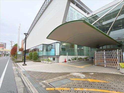 川口市立西スポーツセンター 430m