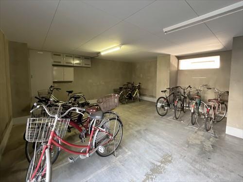 自転車置き場‐2025年11月撮影