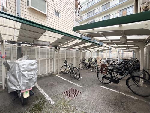 駐輪場‐2025年12月撮影