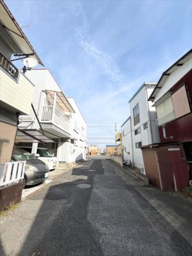 前面道路（南東側）‐2026年2月撮影