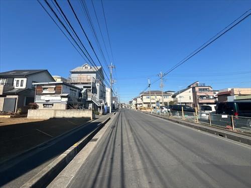 東側前面道路 東側前面道路