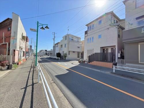 北東側前面道路・外観‐2026年2月撮影