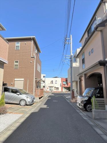 南東側前面道路‐2026年2月撮影