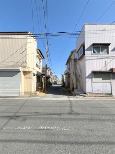 前面道路含む現地（2026年2月撮影）