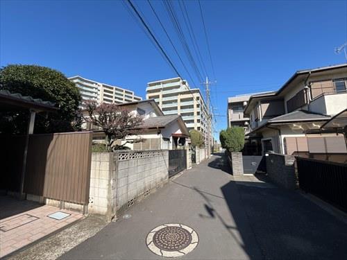 前面道路を含む現地