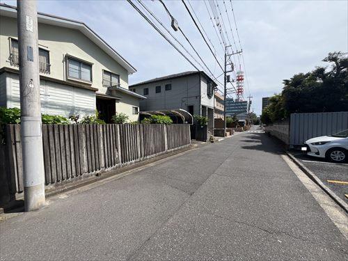 前面道路を含む現地(2026年4月撮影)