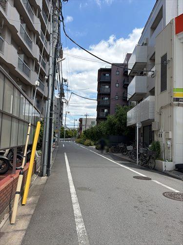 南東側前面道路 南東側前面道路