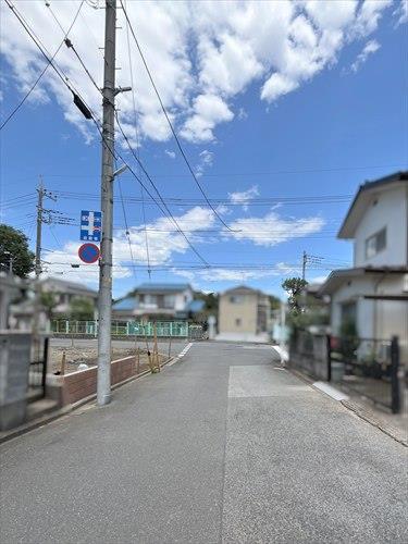 南東側前面道路‐2026年5月撮影