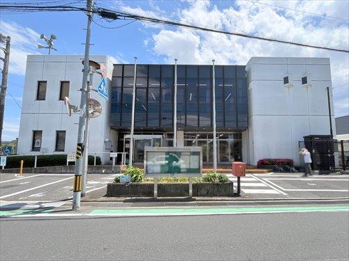 川口市立新郷図書館-580m