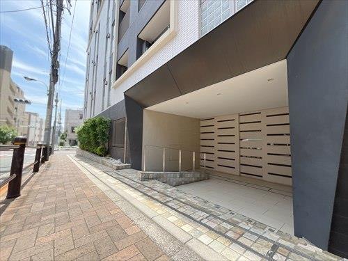 エントランス‐2026年6月撮影
