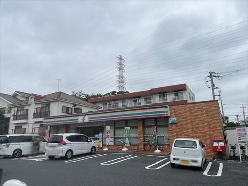 セブンイレブン東浦和3丁目店210ｍ