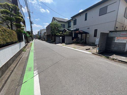 外観・前面道路