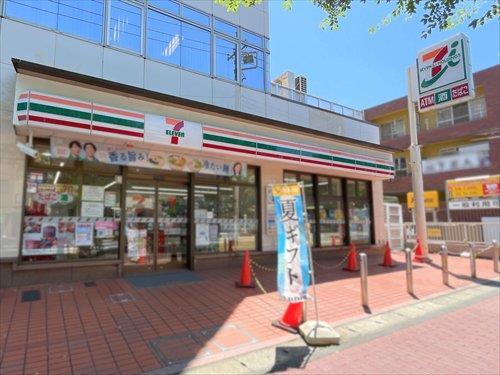 セブンイレブン-130m