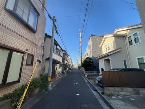 前面道路（2026年8月撮影）