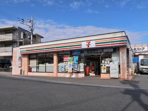 セブンイレブン横浜笹堀店まで810m