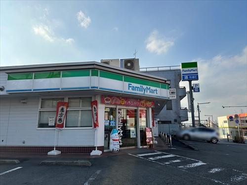 ファミリーマート王禅寺西店まで600m