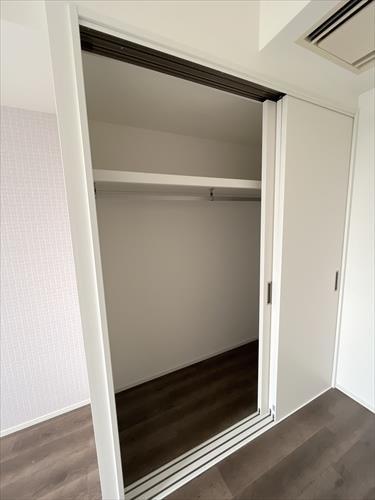 クローゼット(東側洋室）