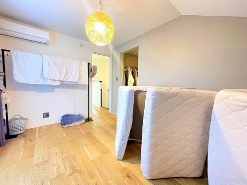 サービスルーム（約6帖）