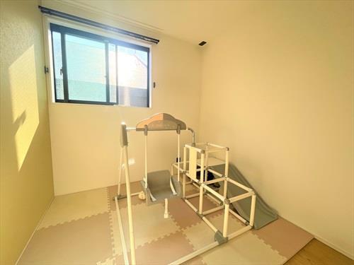 サービスルーム（約3.6帖）