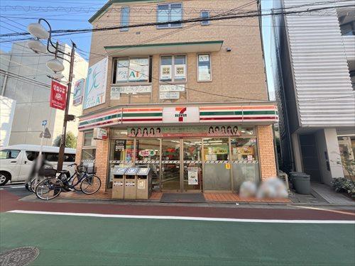 セブンイレブン世田谷下高井戸店110m